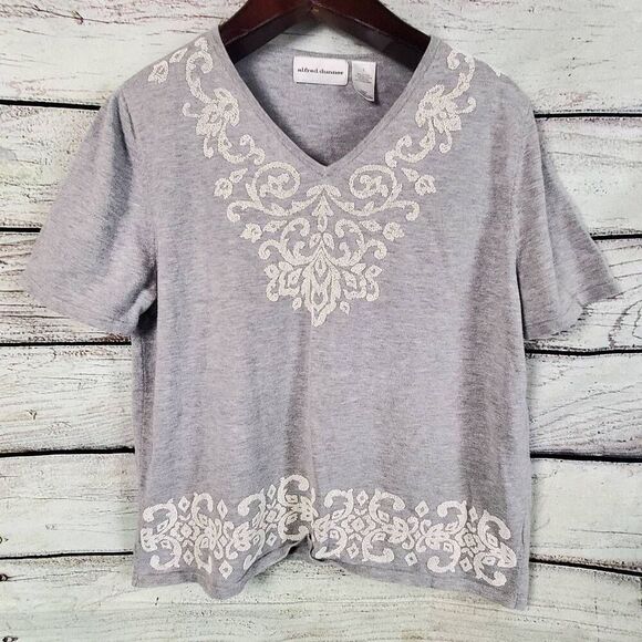 Alfred Dunner Gray Short Sleeve Embellished Knit Top Size L Scroll Print Beaded - Picture 1 of 7